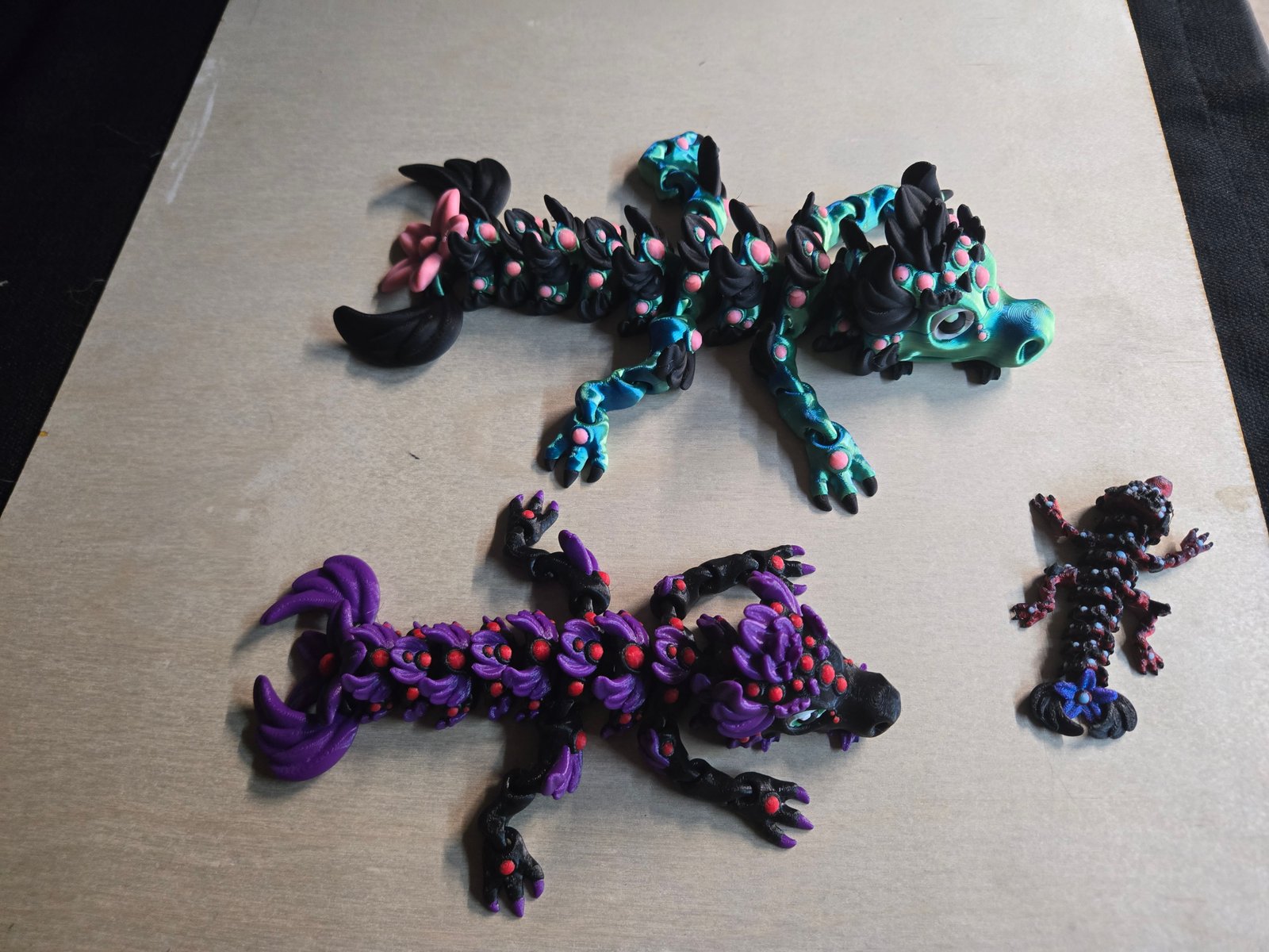 Articulated Dragons - Side View