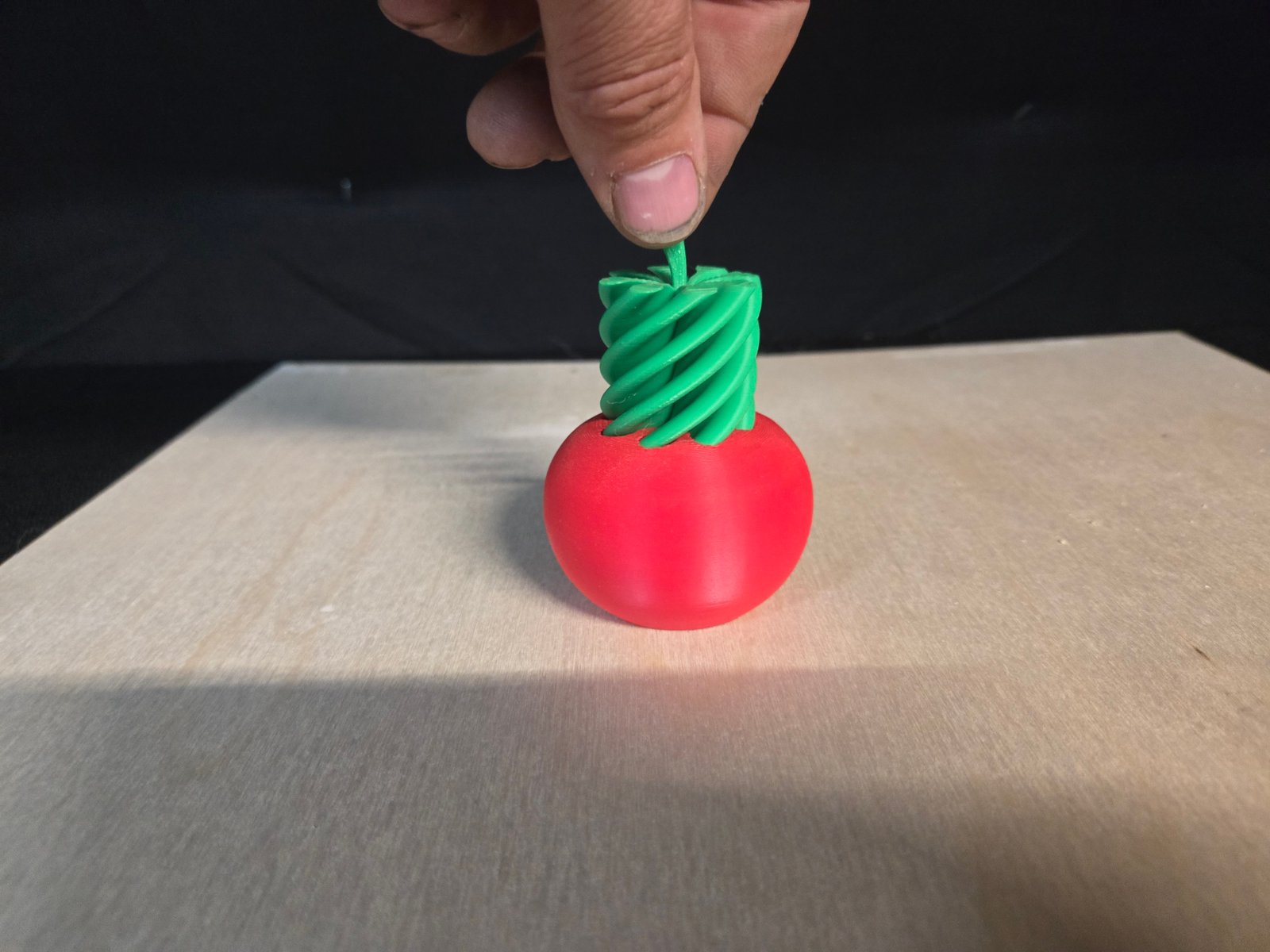 Tomato Twist Container Open